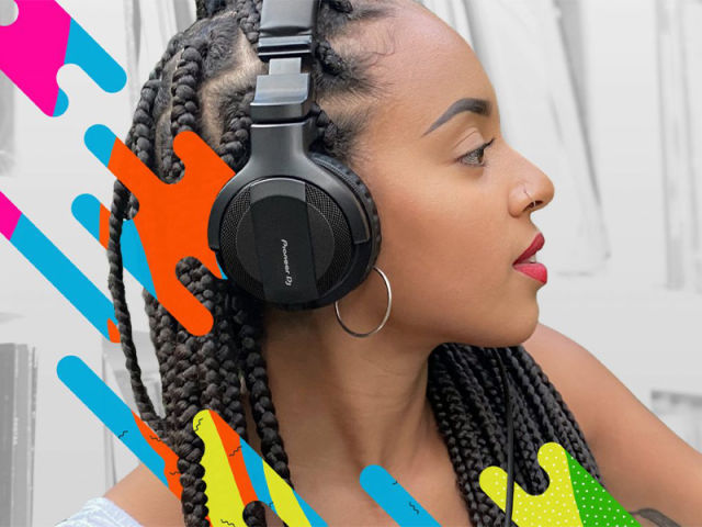 Słuchawki Pioneer DJ HDJ-CUE1BT idealne na wakacyjne podróże.